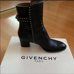 Worn once givenchy boots